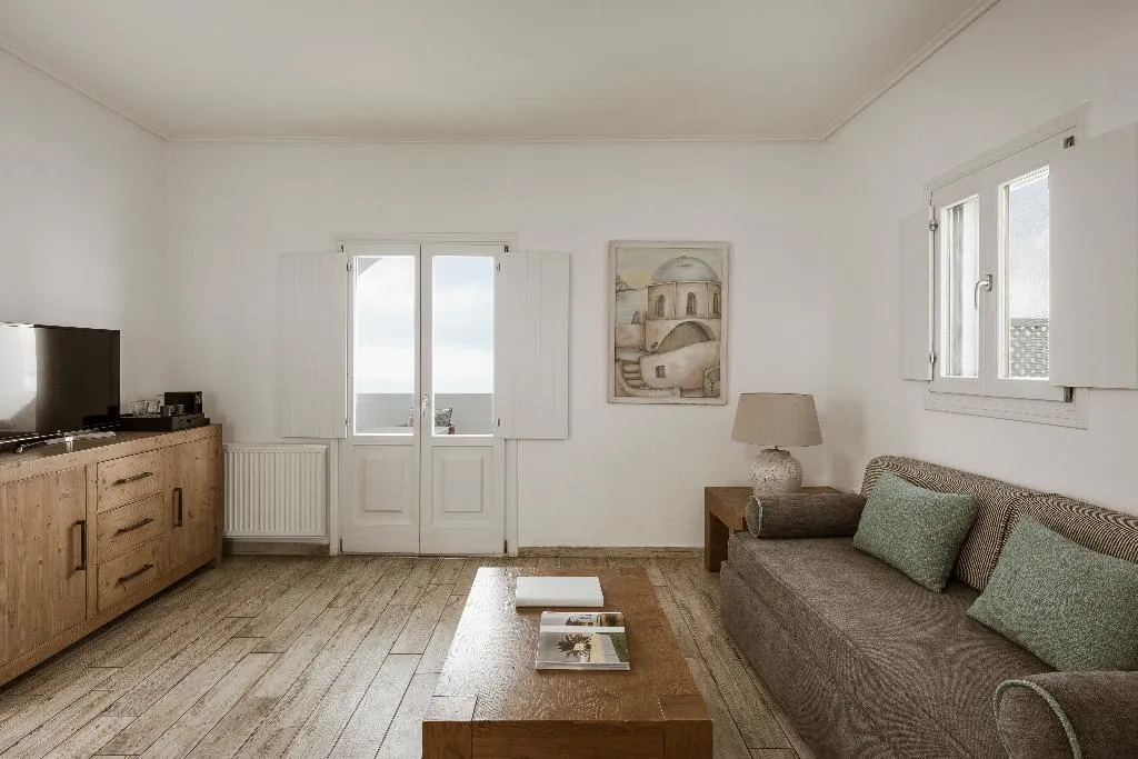 STUDIO WITH PRIVATE POOL Room, Aqua Luxury Suites, Santorini