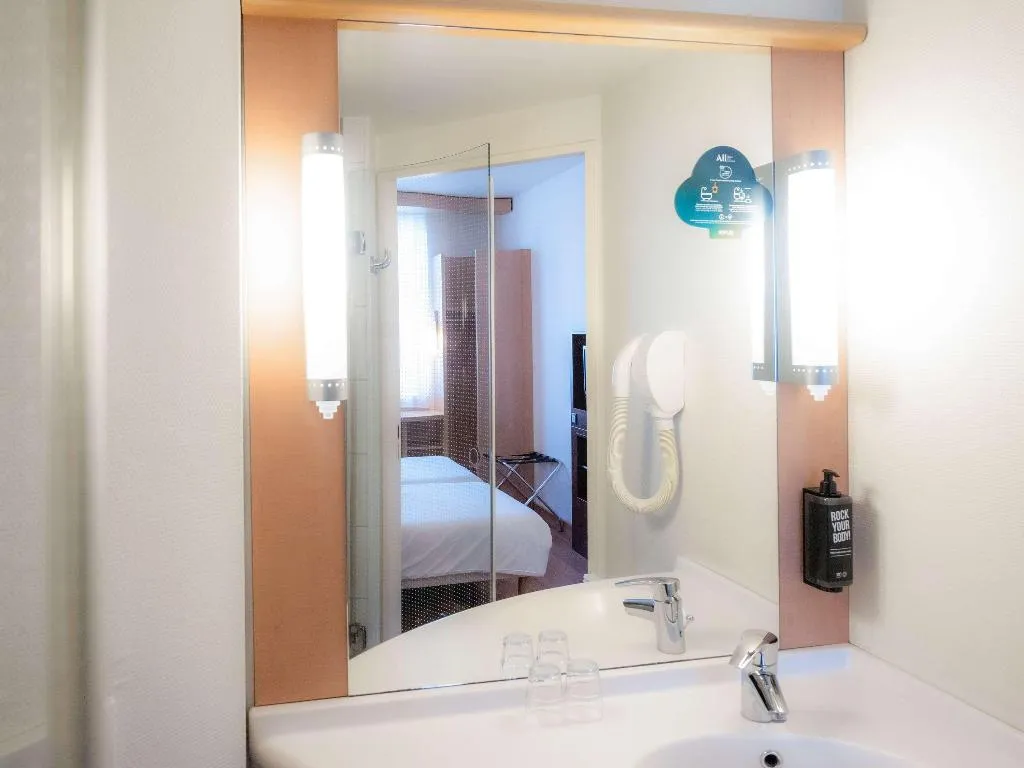 FAMILY ROOM WITH DOUBLE BED Room, ibis Krakow Stare Miasto, Krakow