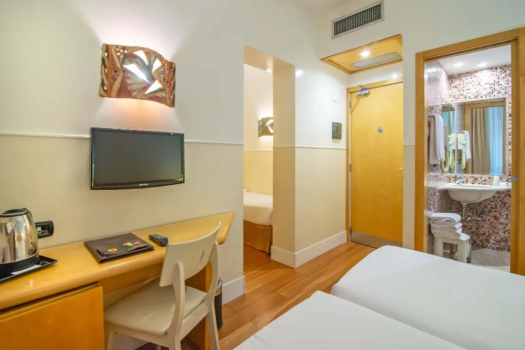 TRIPLE STANDARD Room, Hotel Aphrodite, Rome
