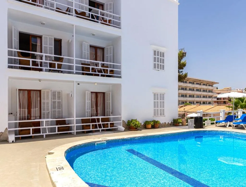 Pool, Hostal San Francisco - Portocolom, Majorca