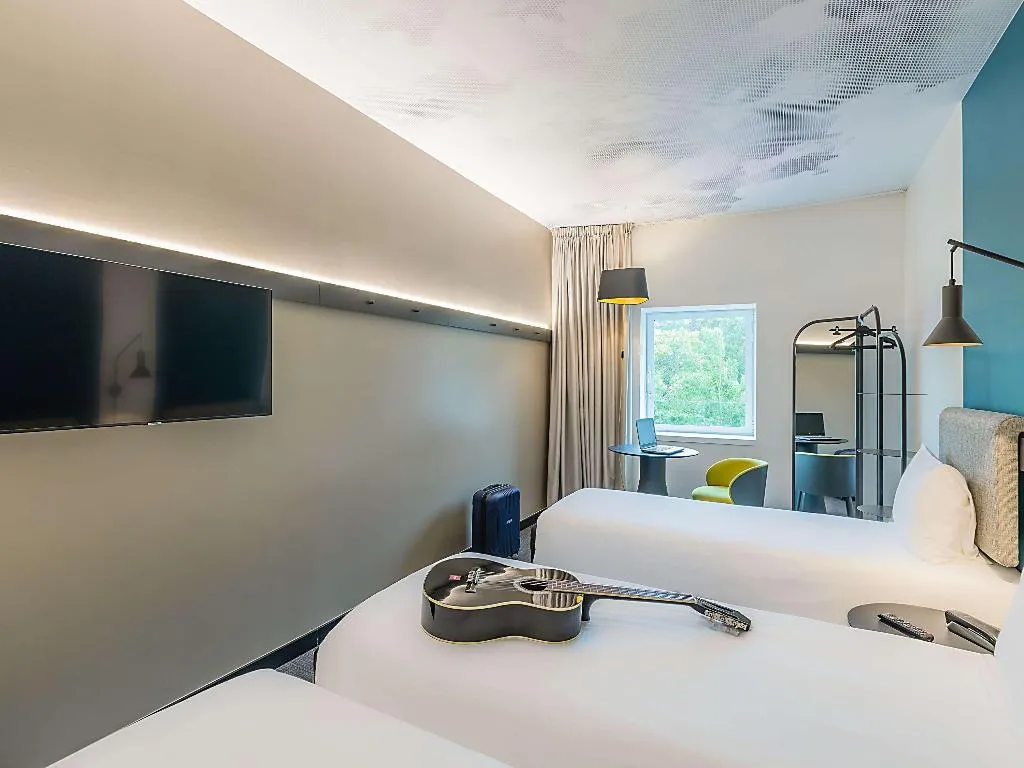 TRIPLE STANDARD Room, ibis Lisboa Alfragide, Lisbon