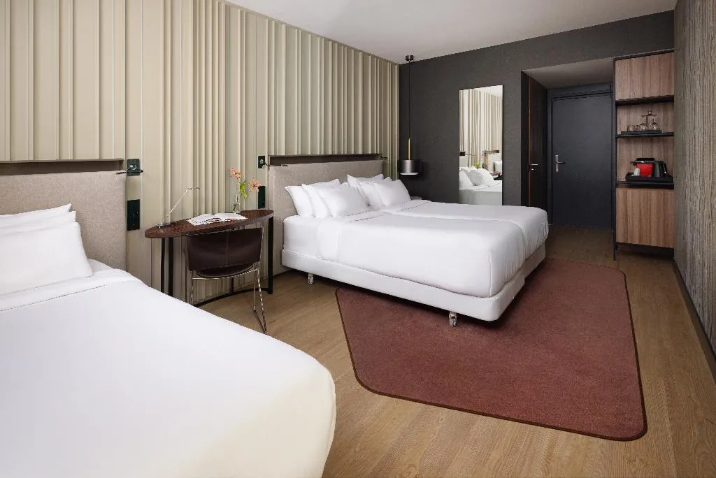 TRIPLE SUPERIOR Room, NH Collection Amsterdam Flower Market, Amsterdam