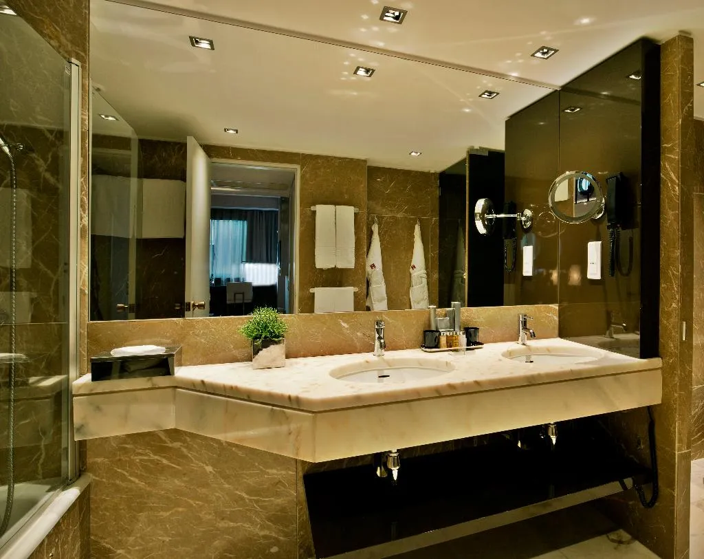 JUNIOR SUITE STANDARD Room, Altis Grand Hotel, Lisbon