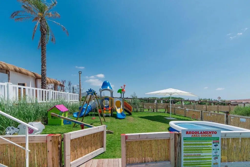 Sports and Entertainment, Cumeja Beach Club & Hotel, Naples