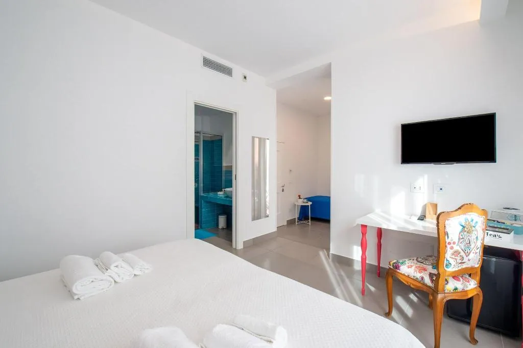 JUNIOR SUITE QUEEN SIZE BED Room, Casa Evelina Sorrento, Naples