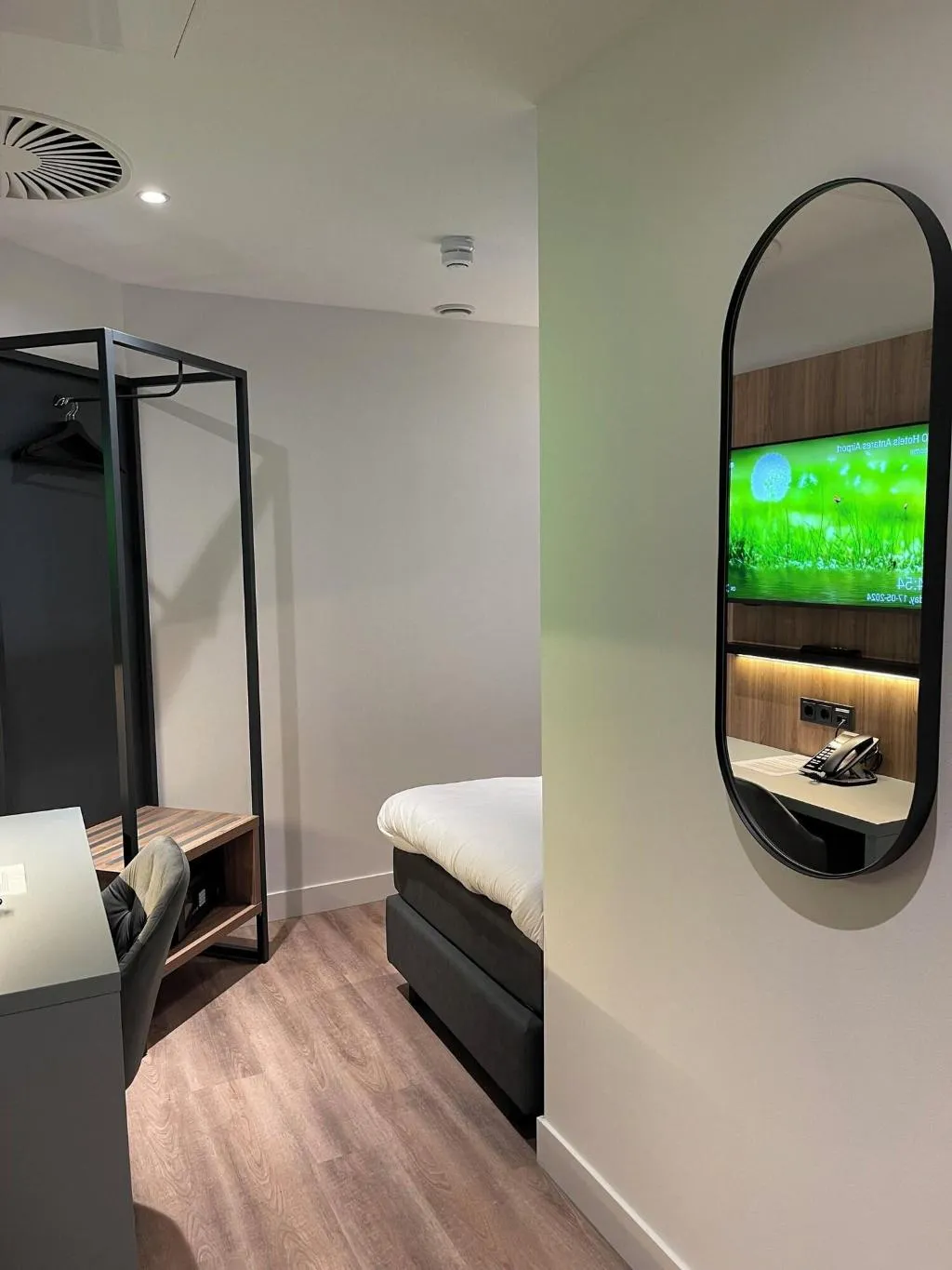 Room, OZO Hotels Antares Amsterdam Schiphol Airport, Amsterdam