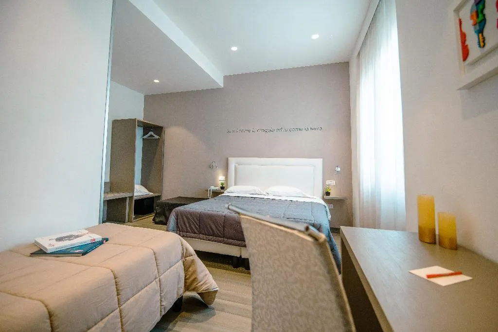 TRIPLE DELUXE Room, Hotel Bruman Salerno, Naples