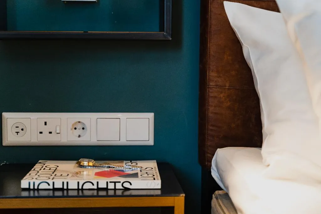 JUNIOR SUITE STANDARD Room, Hotel De Hallen, Amsterdam