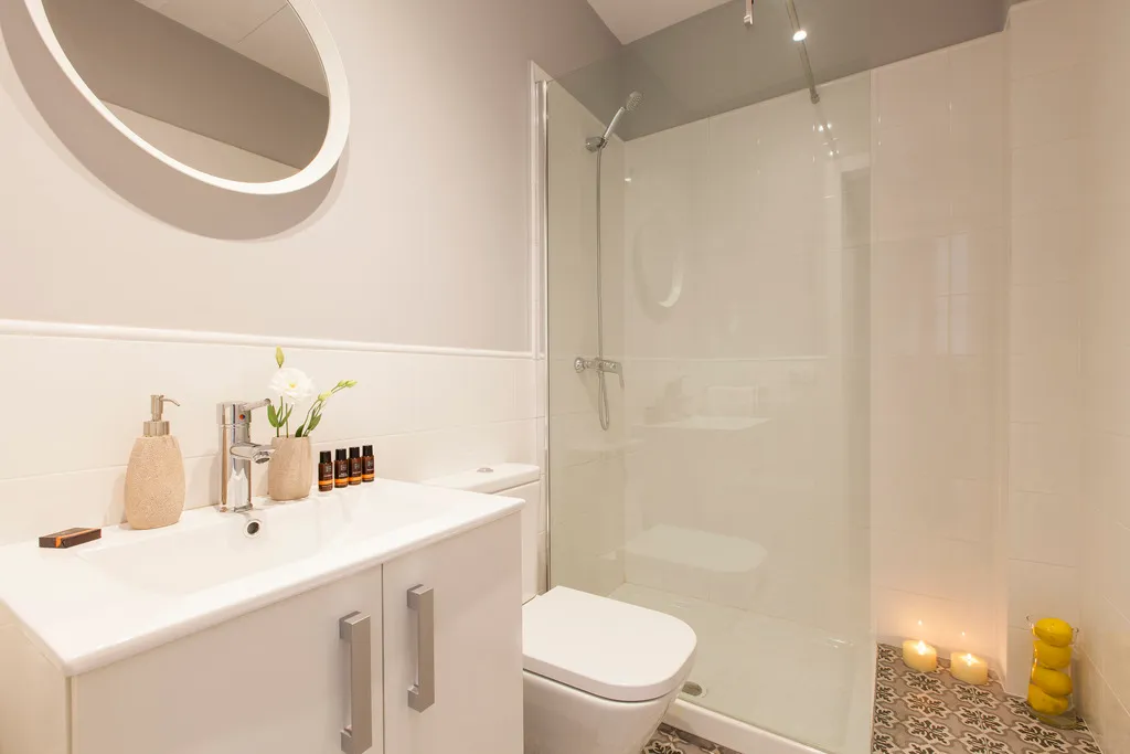 APARTMENT WITH BALCONY Room, Charming Flats by Aspasios, Barcelona