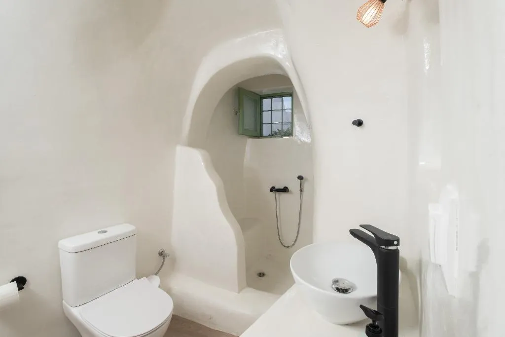 APARTMENT ONE BEDROOM ONE BATHROOM Room, White Orchid Cave House & Studio, Santorini