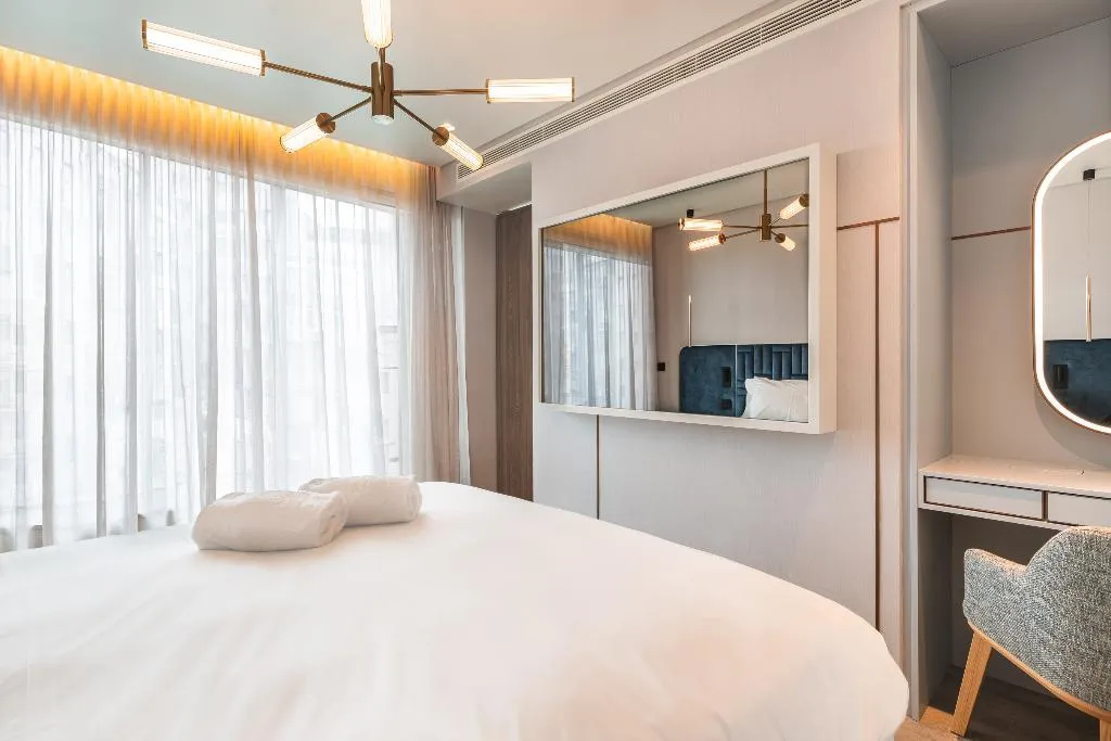 SUITE POOL VIEW Room, Luster Hotel, Lisbon