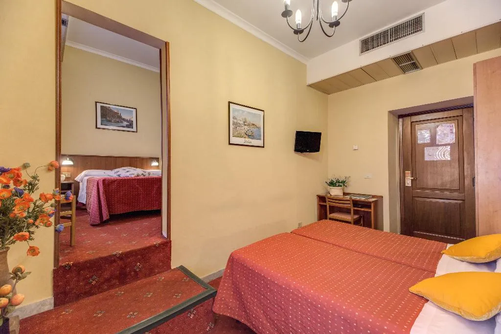 QUADRUPLE STANDARD Room, Corona, Rome