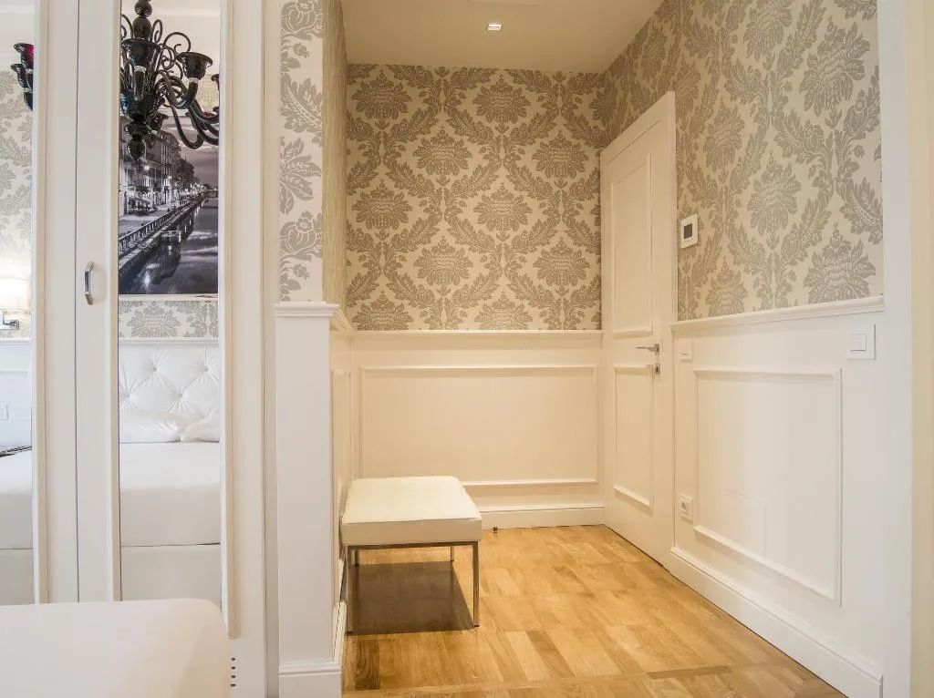 Room, Luxury Duomo Rooms, Milan