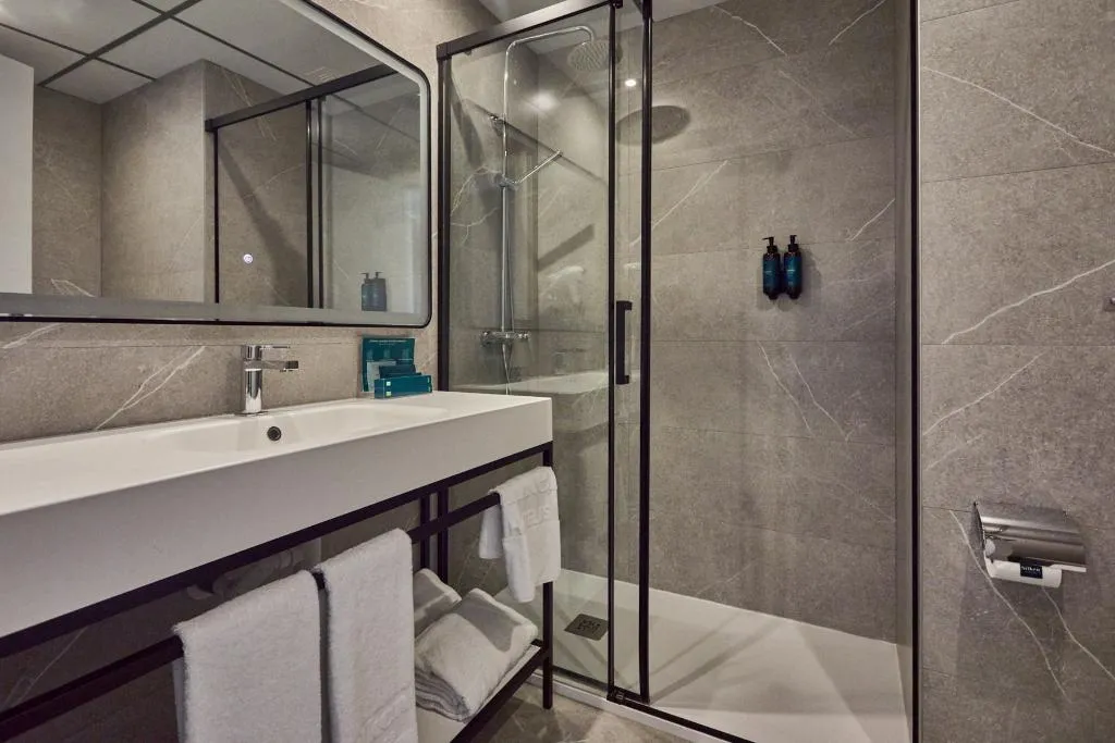 TRIPLE STANDARD Room, Silken Turcosa 3* Sup, Valencia