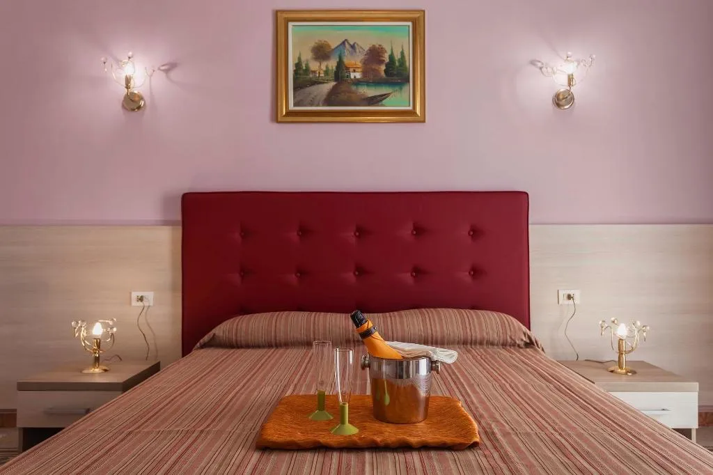 Room, Domus Napoleone, Naples