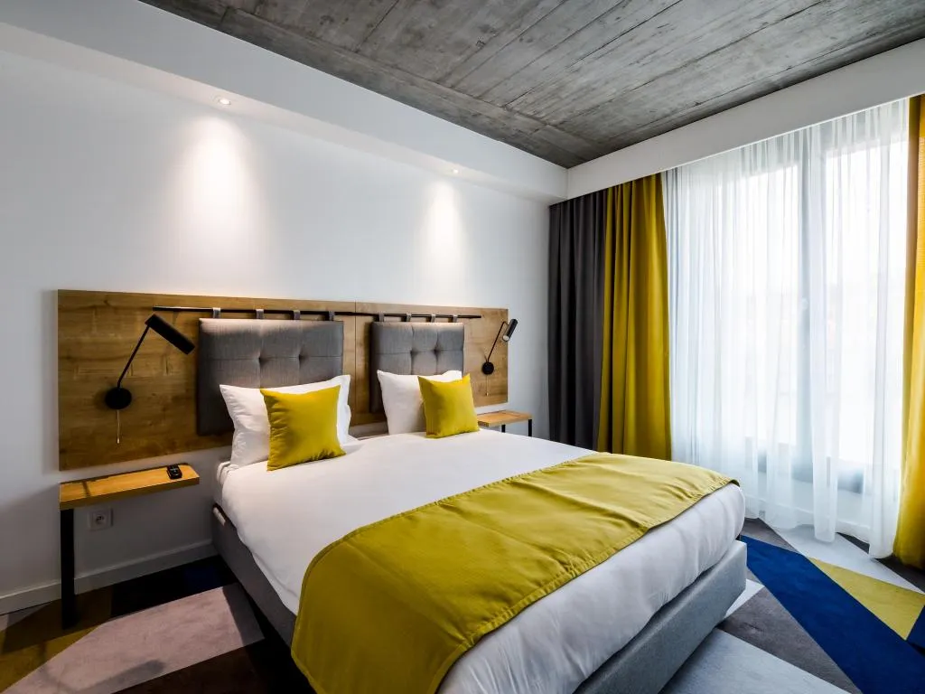 Room, Lwowska1, Krakow
