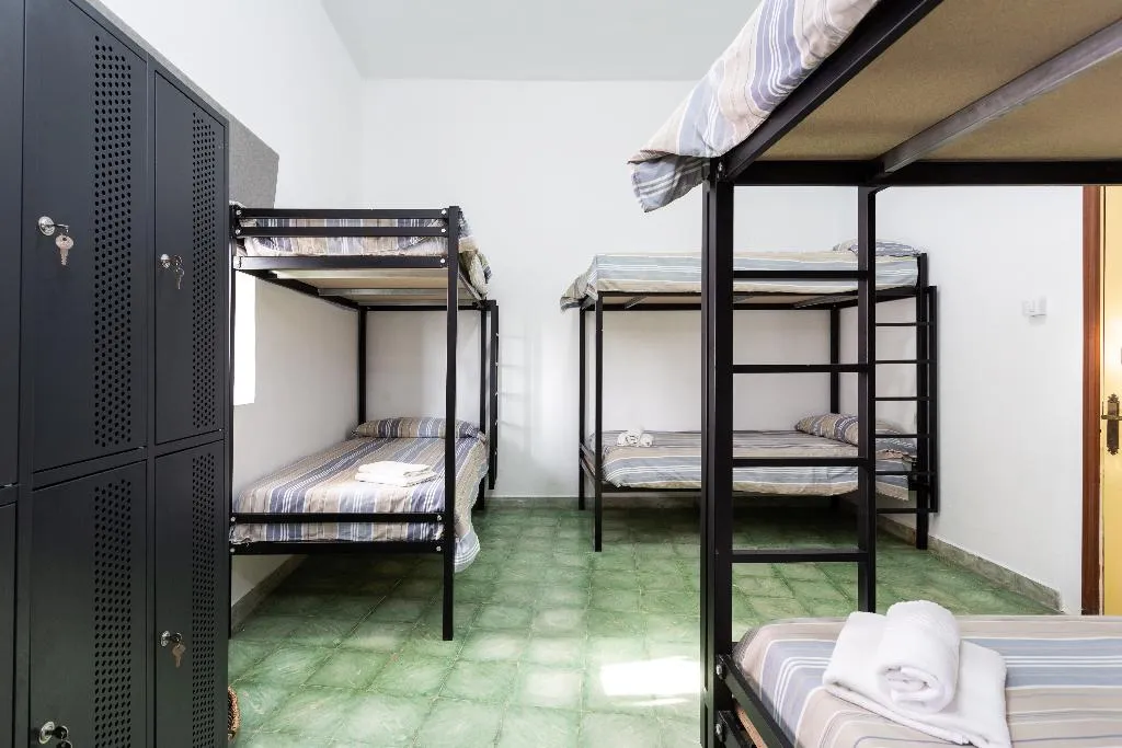 Bed in dormitory ECONOMY Room, El Hostal Del Cubo, Tenerife