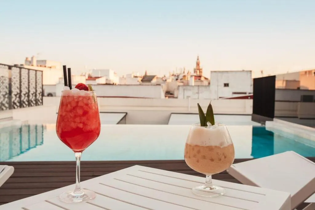Pool, Vincci Unuk, Seville