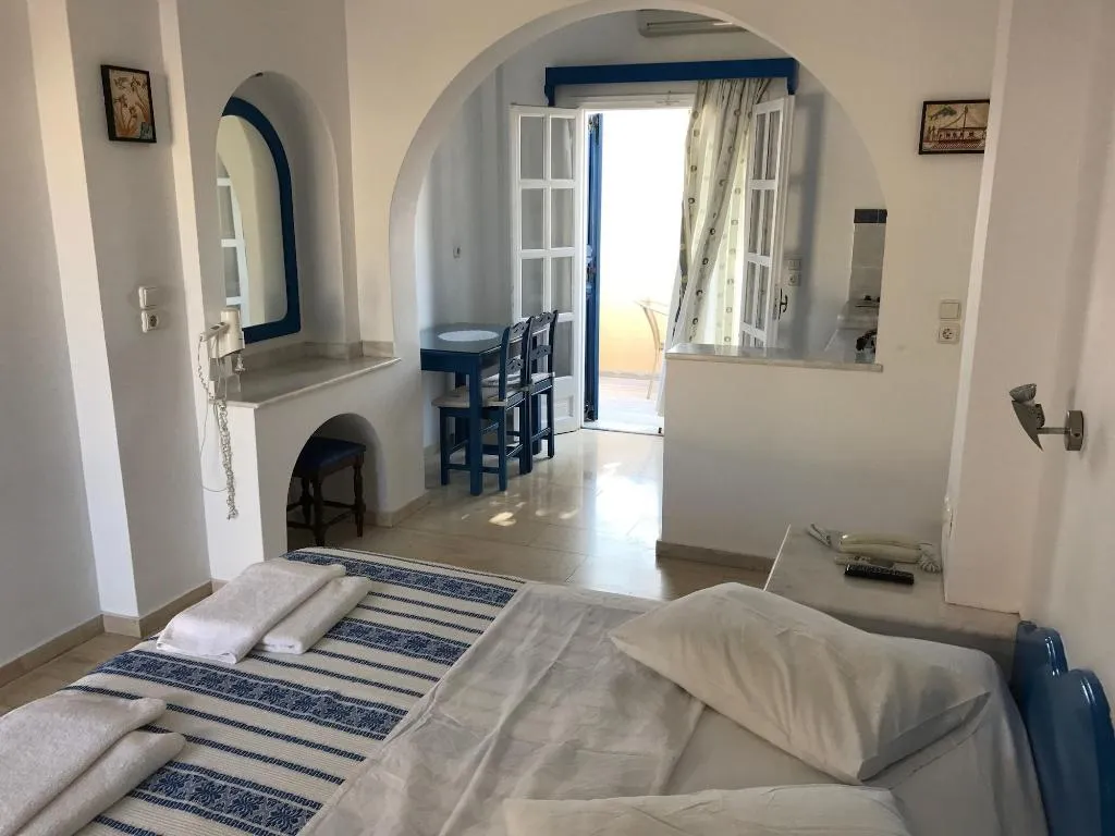 Room, Dioskouri Art Villas, Santorini