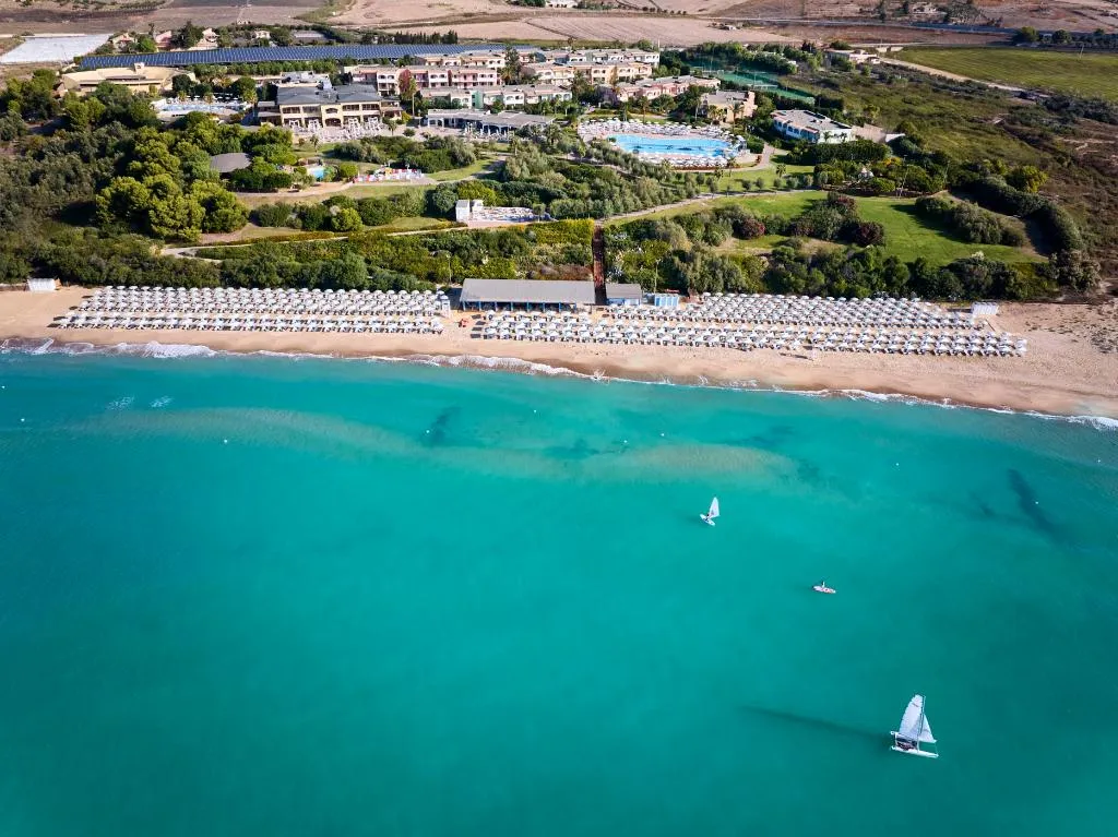 Beach, Serenusa Resort, Catania