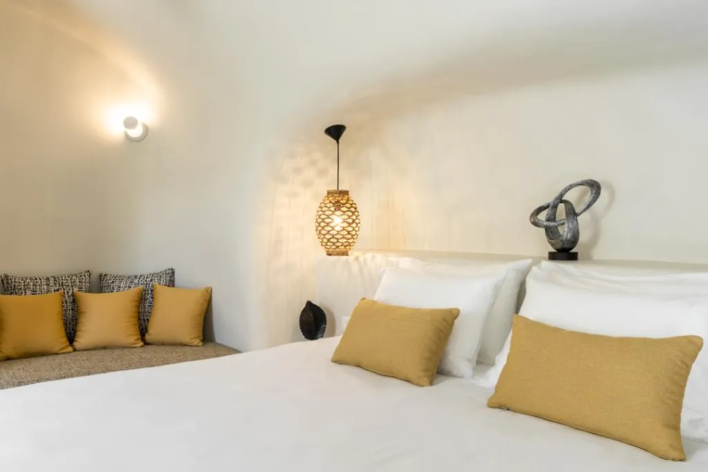 JUNIOR SUITE WITH JACUZZI Room, Aeon Suites by Mr and Mrs White, Santorini
