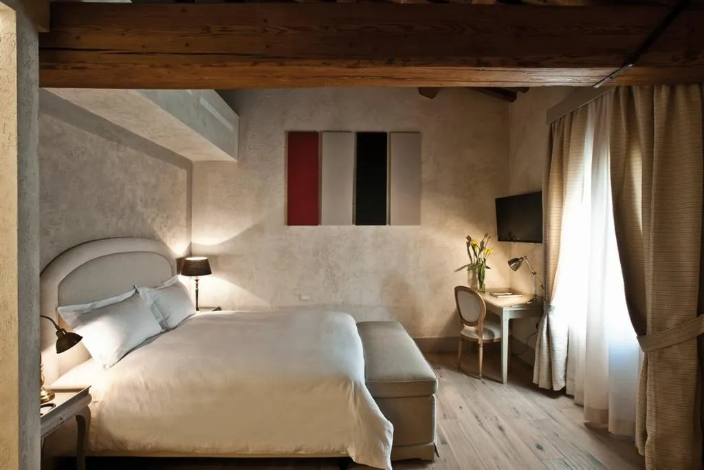 DOUBLE SINGLE USE DELUXE Room, La Barchessa di Villa Pisani, Venice