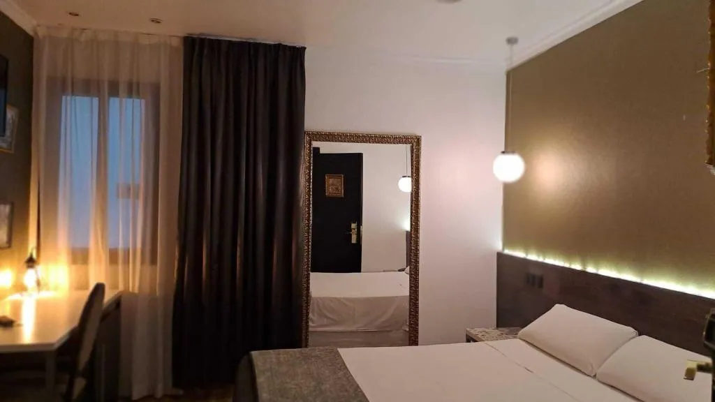 Room, Moderno, Barcelona