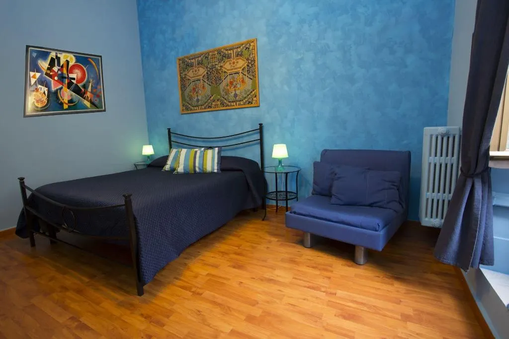 Room, Laterano Inn, Naples