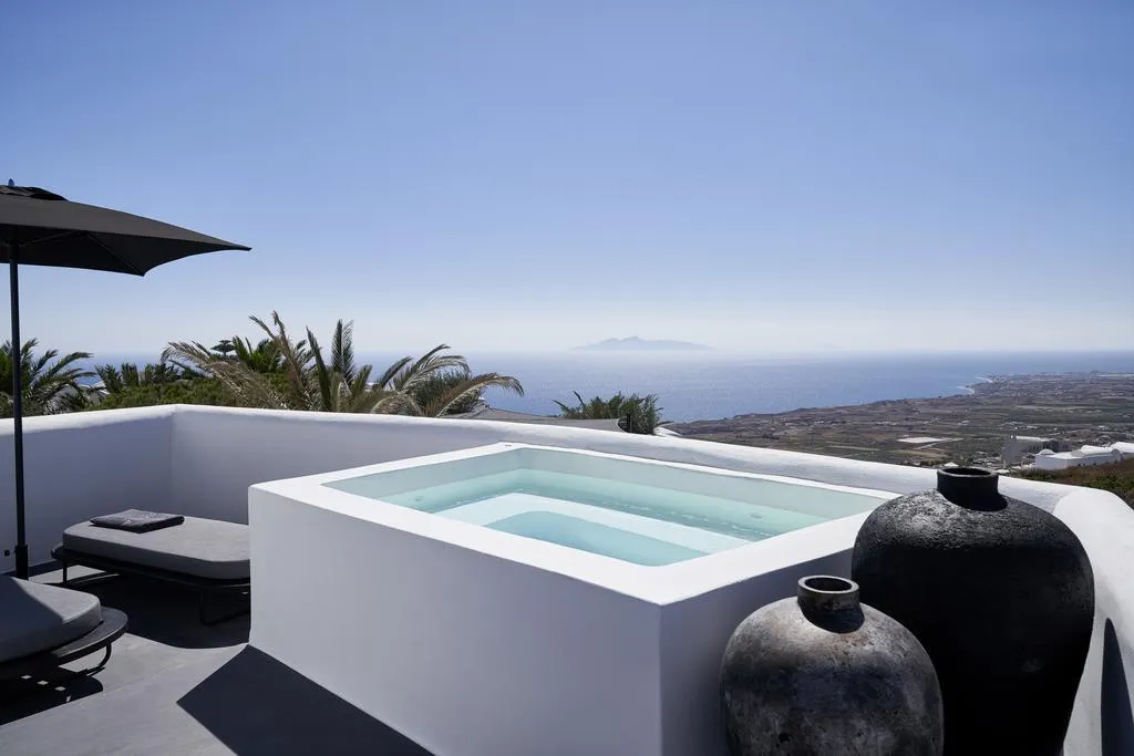 Double or Twin DELUXE WITH PRIVATE POOL Room, Pantheon Villas, Santorini