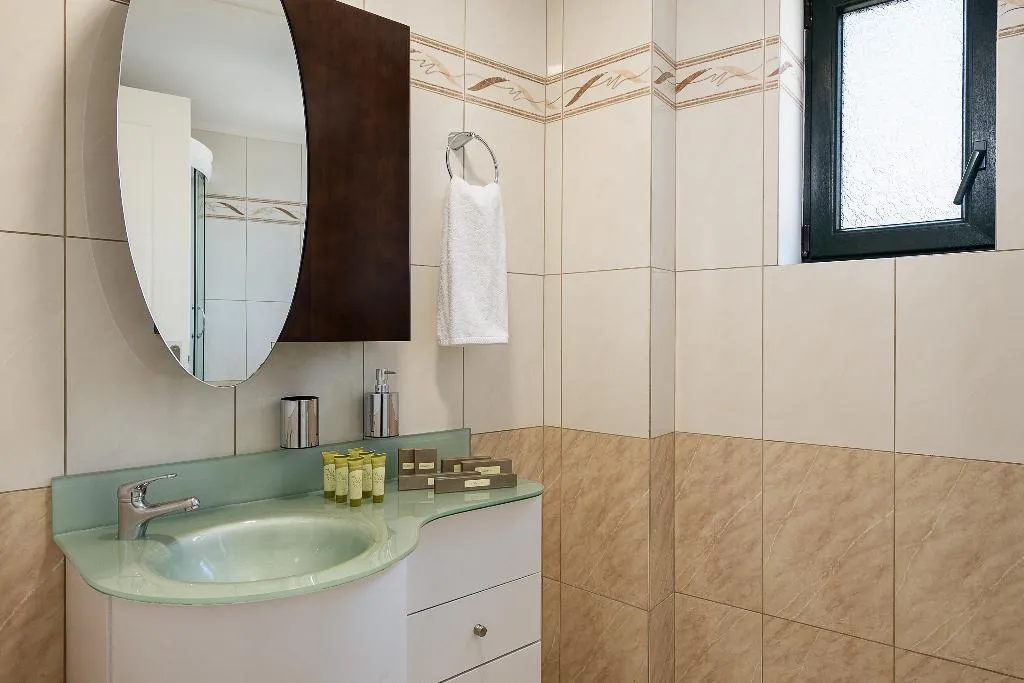 APARTMENT BASIC Room, Elia Platanias, Crete