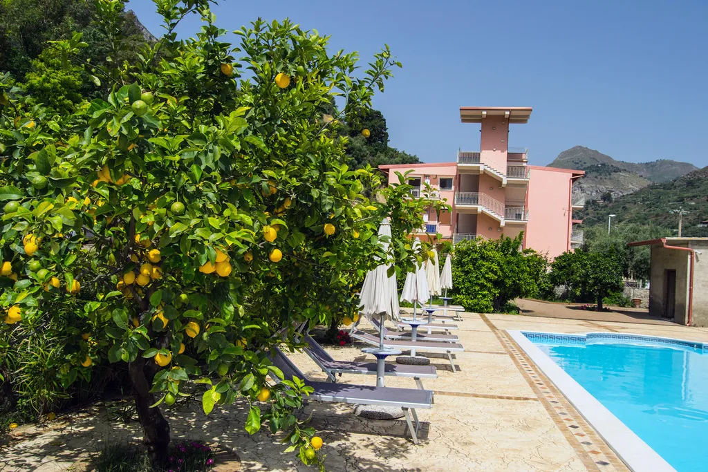 Pool, Residence Villa Mare Taormina, Catania
