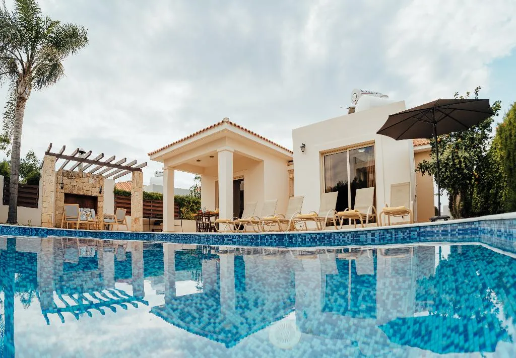 BUNGALOW THREE BEDROOMS WITH PRIVATE POOL Room, Sea Point Villas, Cyprus