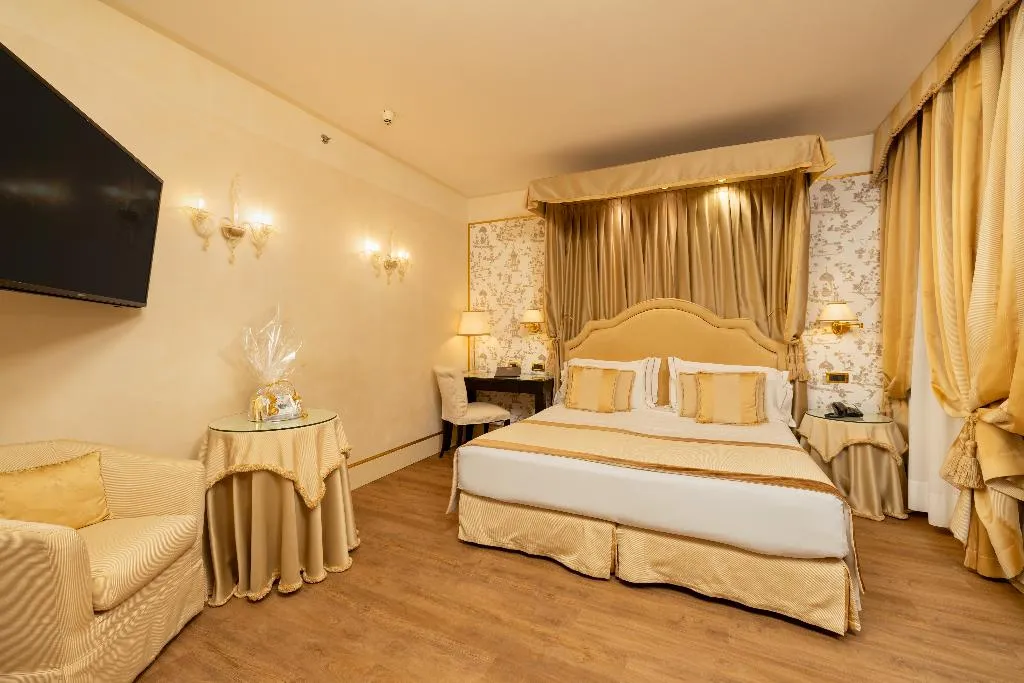 JUNIOR SUITE CAPACITY 2 Room, A La Commedia, Venice