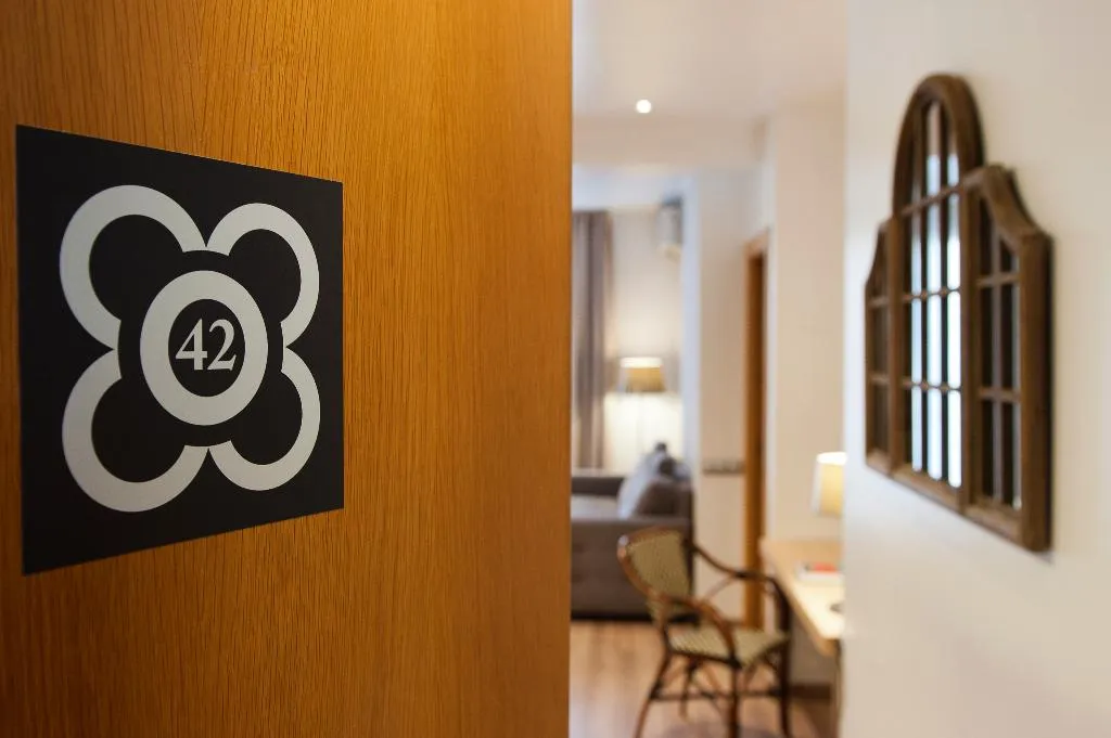 Room, MH Apartments S. Familia, Barcelona