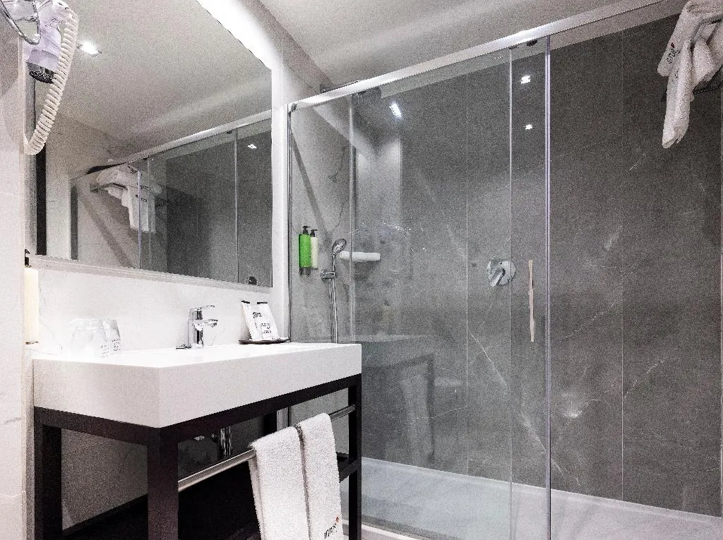 DOUBLE STANDARD Room, Intelier Palacio de San Martín, Madrid