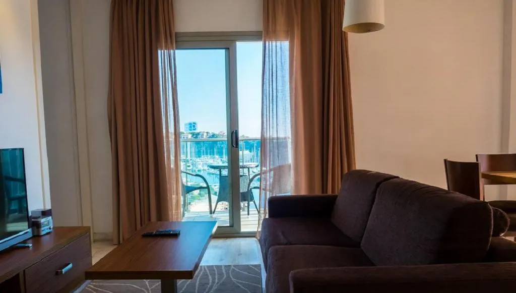 Room, Portodrach Aparthotel & Suites, Majorca
