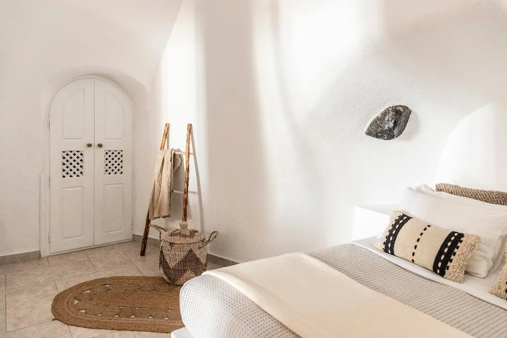 CAVE STANDARD Room, Villa Lukas, Santorini