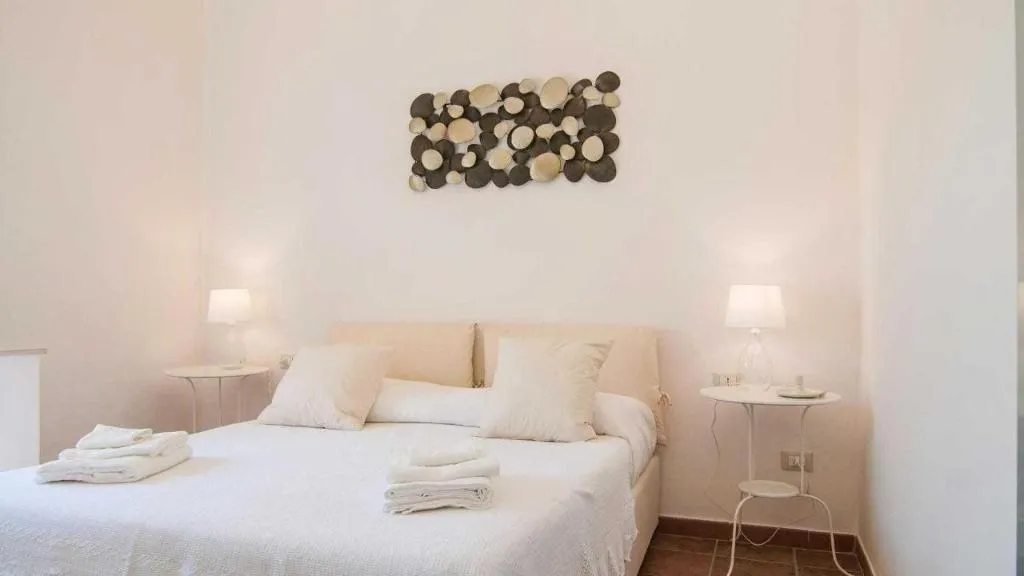 Room, Intalloi, Catania