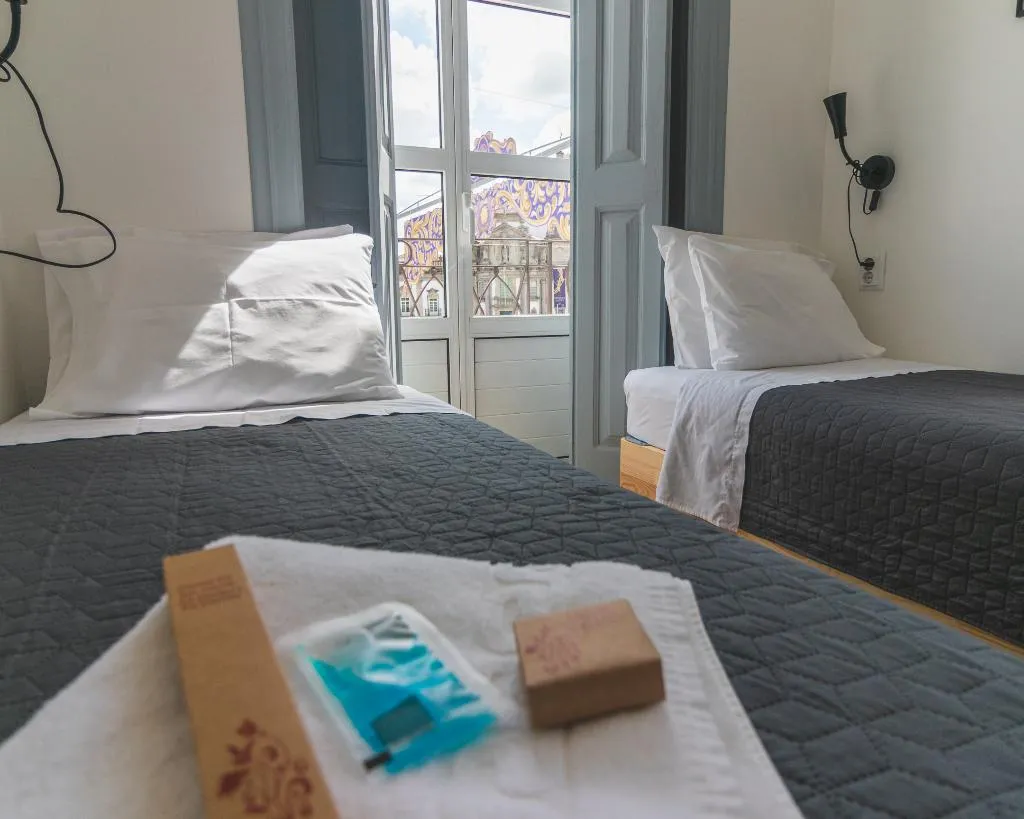 TWIN ECONOMY WITH SHARED BATHROOM Room, Vila Santa Cruz Guest House, Porto