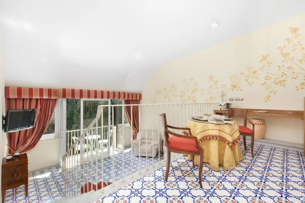 SUITE WITH VIEWS Room, Antiche Mura, Naples