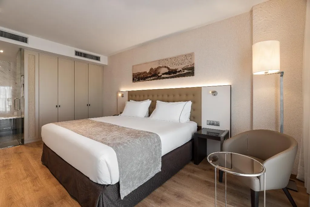 JUNIOR SUITE STANDARD Room, Eurostars das Letras, Lisbon
