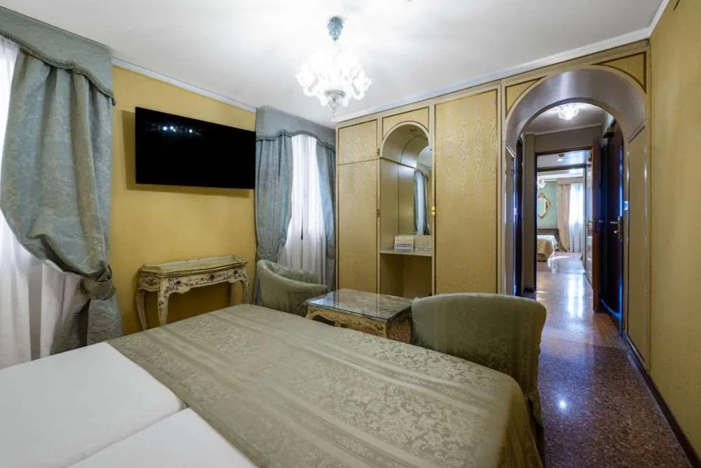 Room, Concordia, Venice
