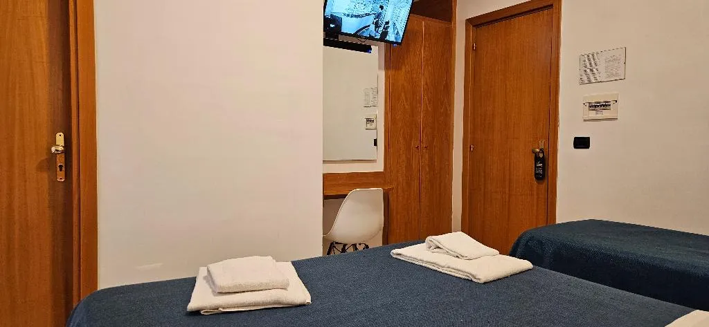 Room, Zara, Naples