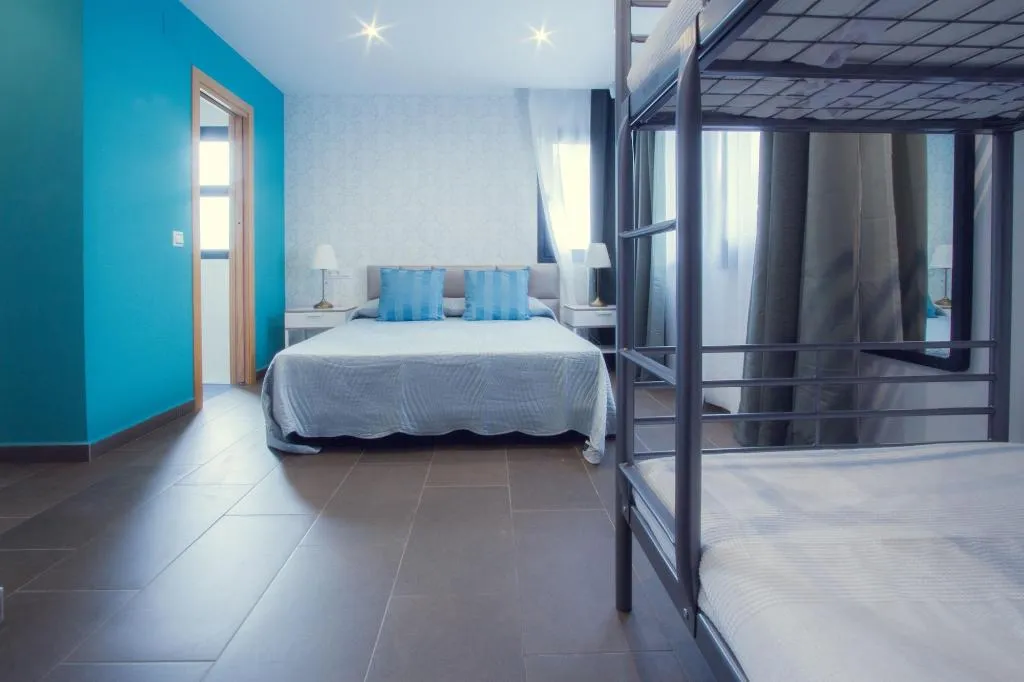 Room, Pixel, Costa Del Sol