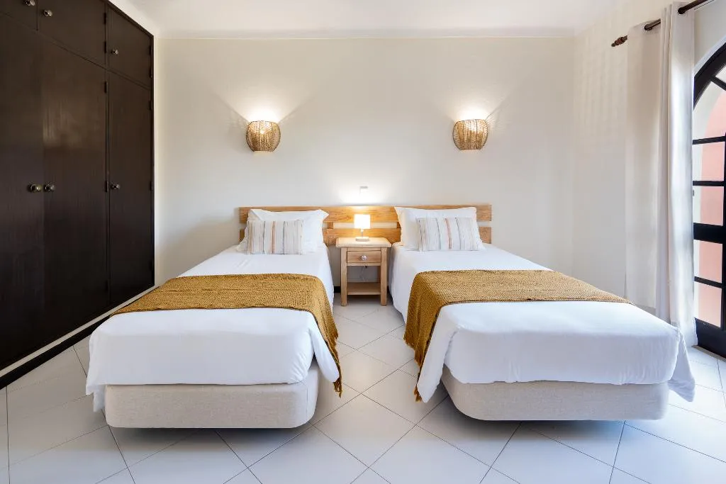 APARTMENT THREE BEDROOMS Room, Colina Village, Algarve