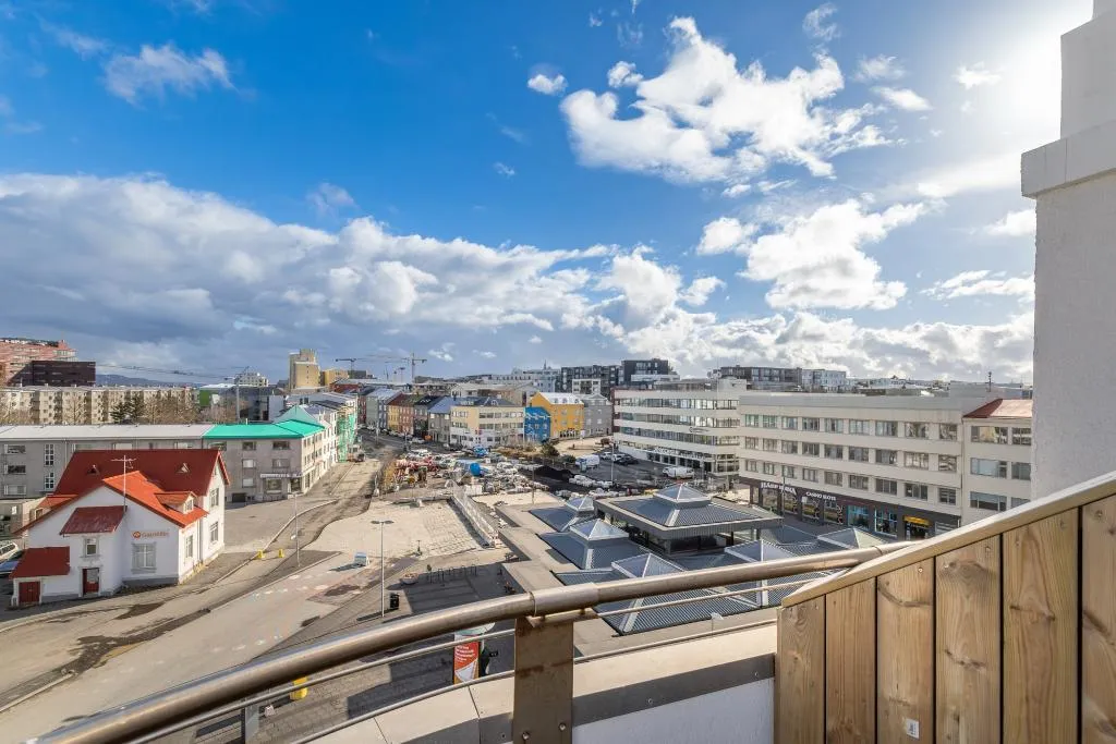 APARTMENT DELUXE WITH BALCONY Room, Hlemmur Suites, Reykjavik