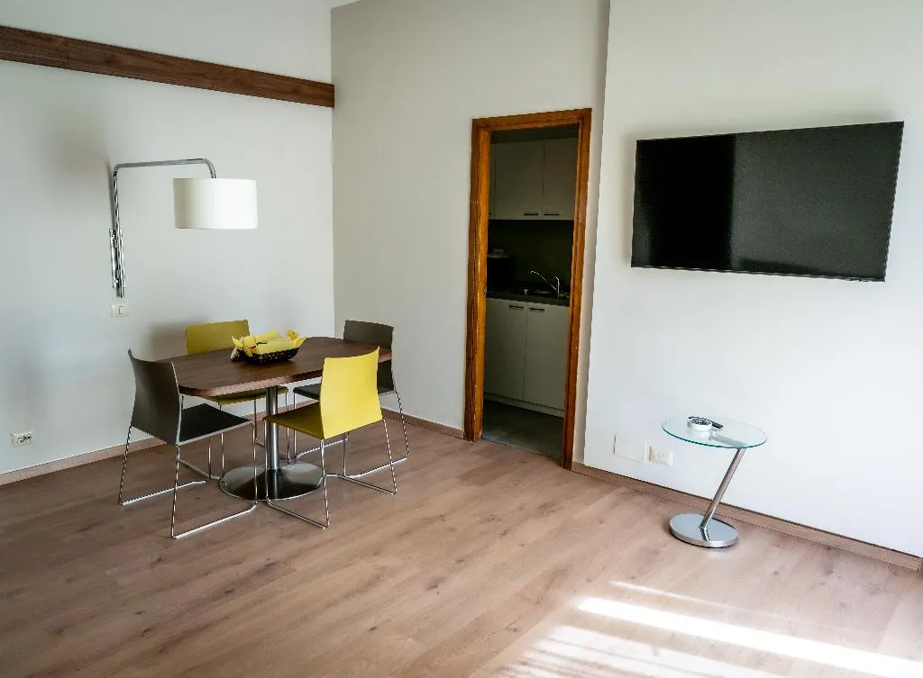 APARTMENT CAPACITY 4 TWO BEDROOMS Room, Residence Porta Al Prato, Florence