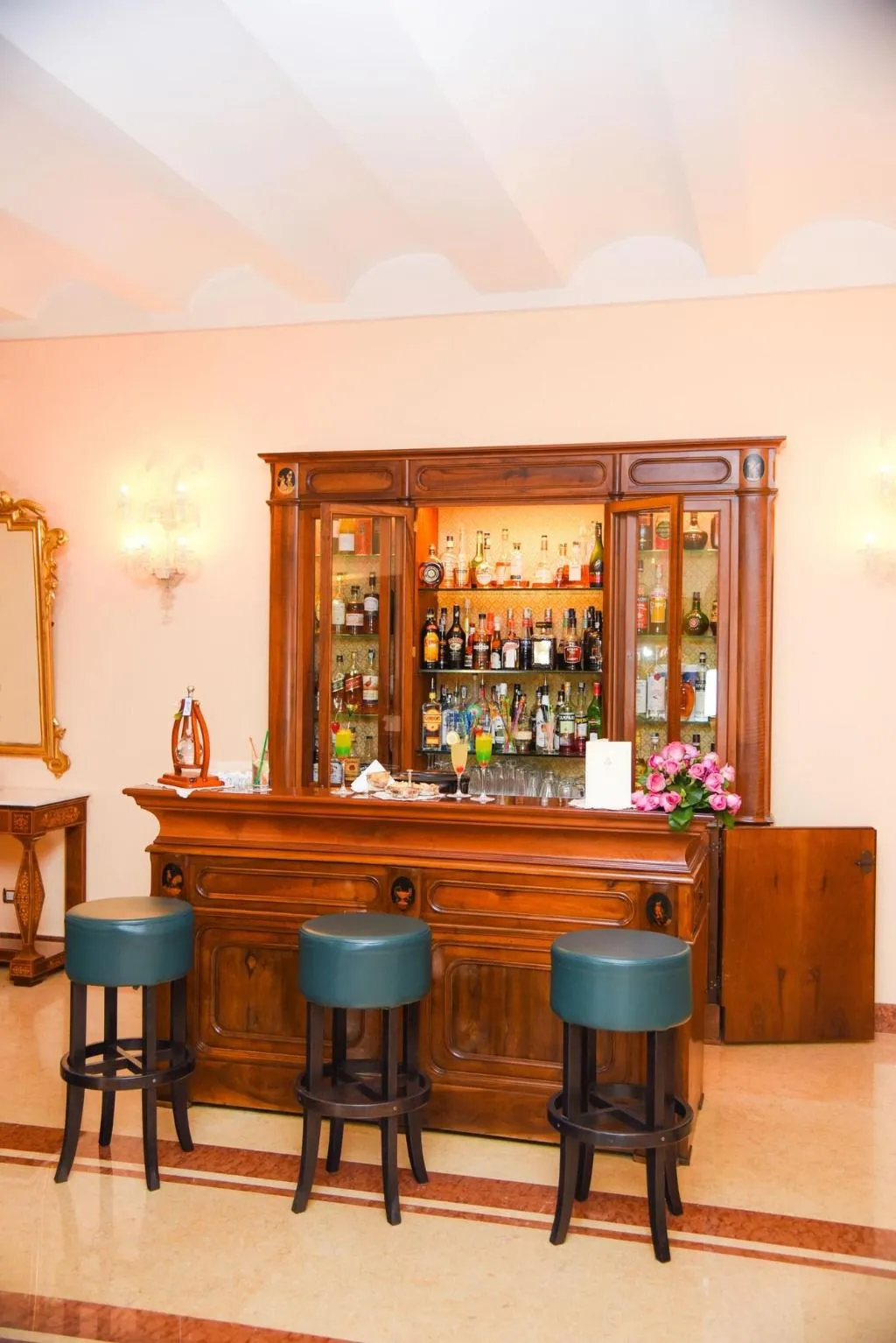 Bar, Antiche Mura, Naples