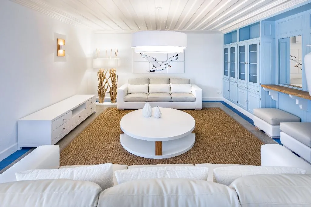 VILLA FOUR BEDROOMS Room, Shantivillas, Algarve