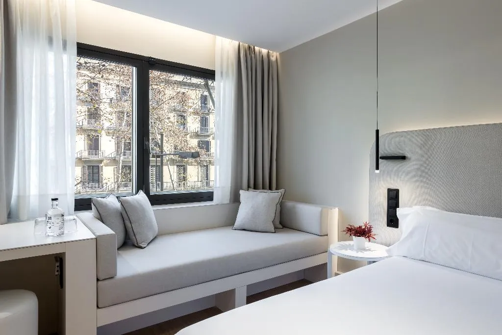 DOUBLE SINGLE USE PREMIER Room, Royal Ramblas, Barcelona